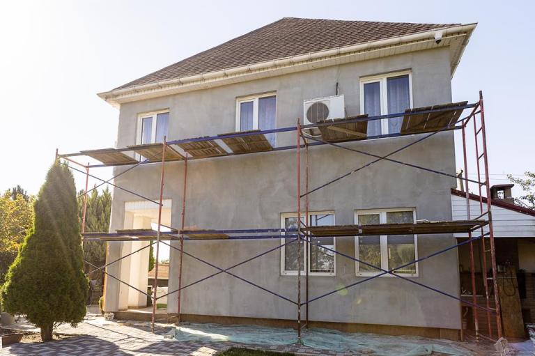 Quand programmer une peinture de façade à Joué-lès-Tours ?